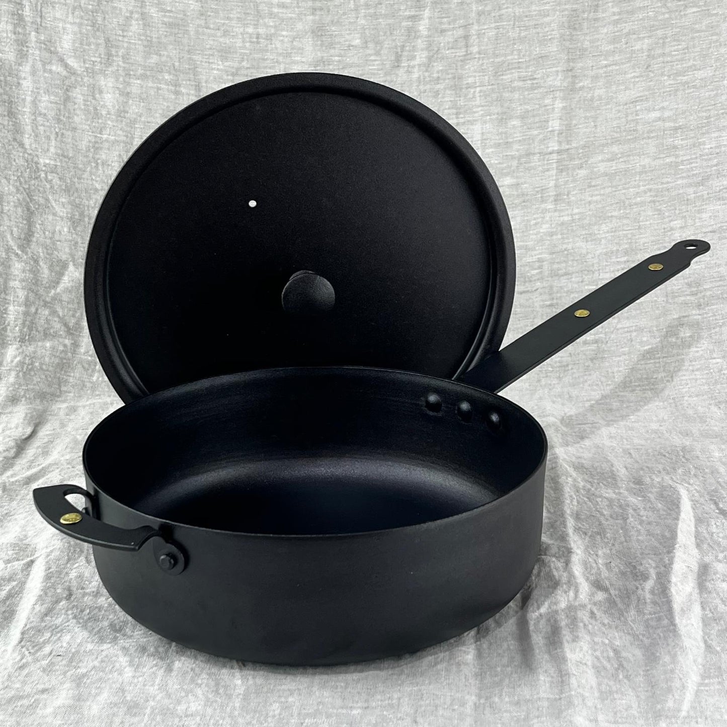 NFS-491FH Netherton Foundry 9" oven safe sauteuse pan with lid