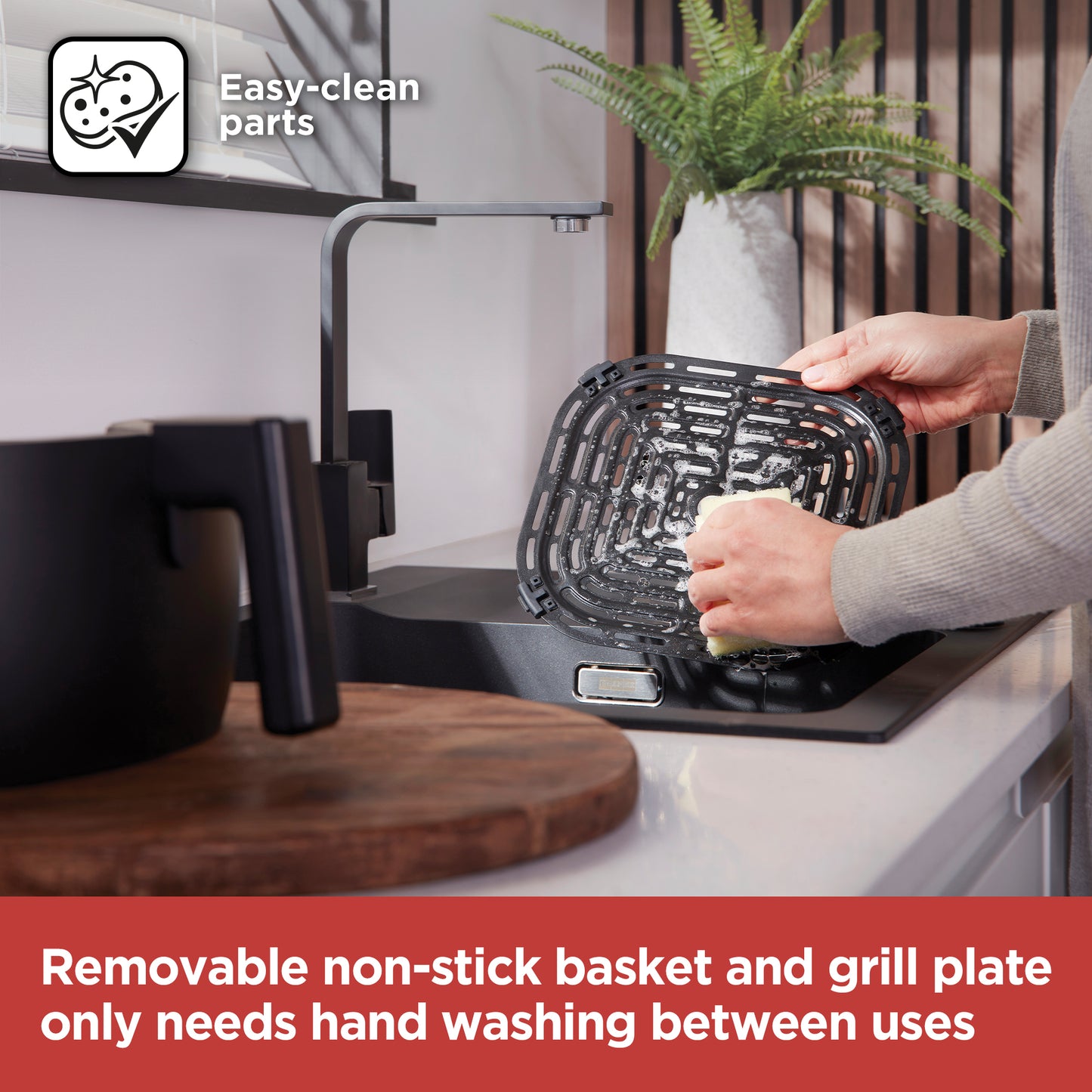 5056462360331 Black & Decker 6L Digital Air Fryer with Window Black BXAF17093GB Brambles Cookshop 6