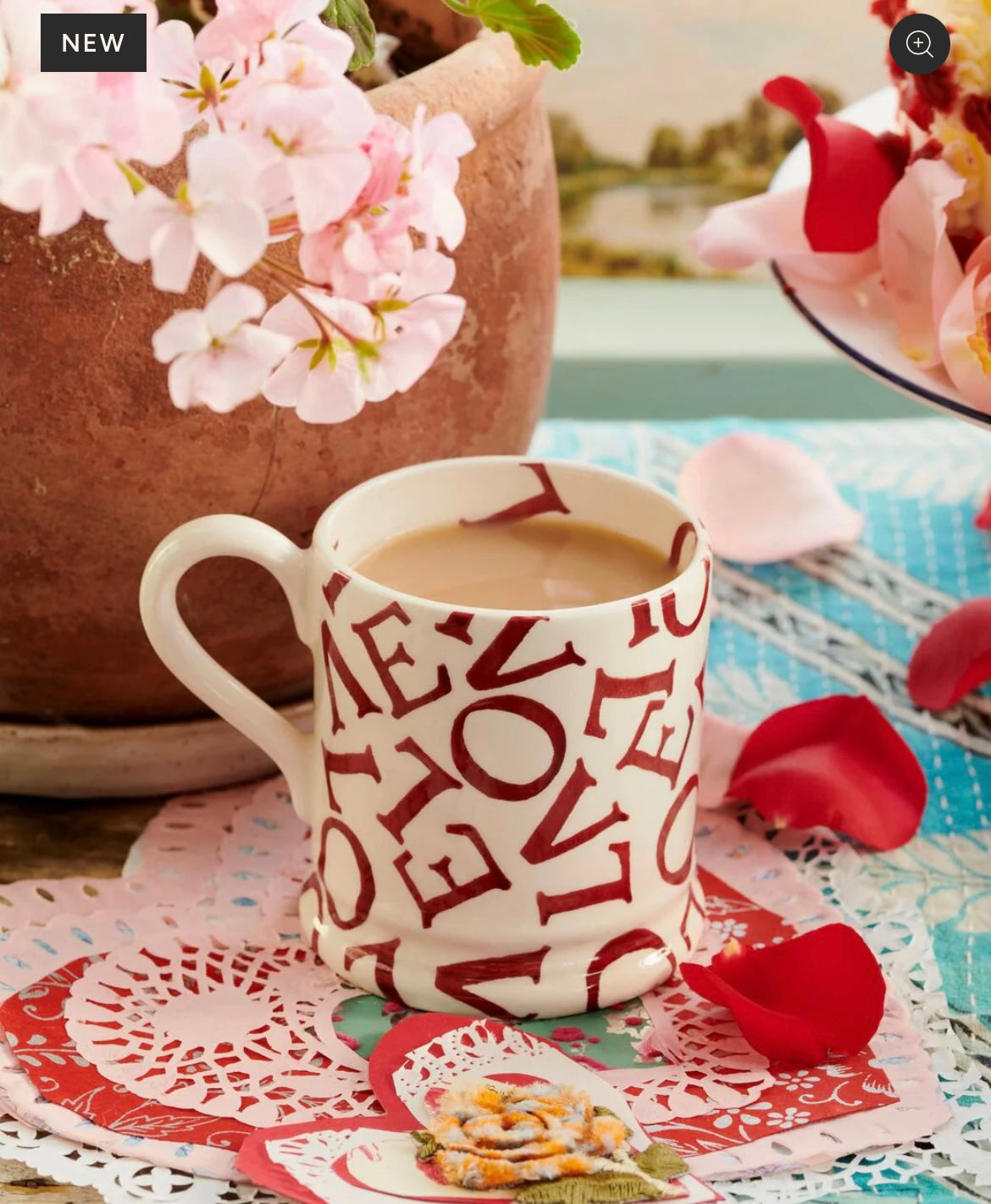 Emma Bridgewater L.O.V.E Polka Red 1/2