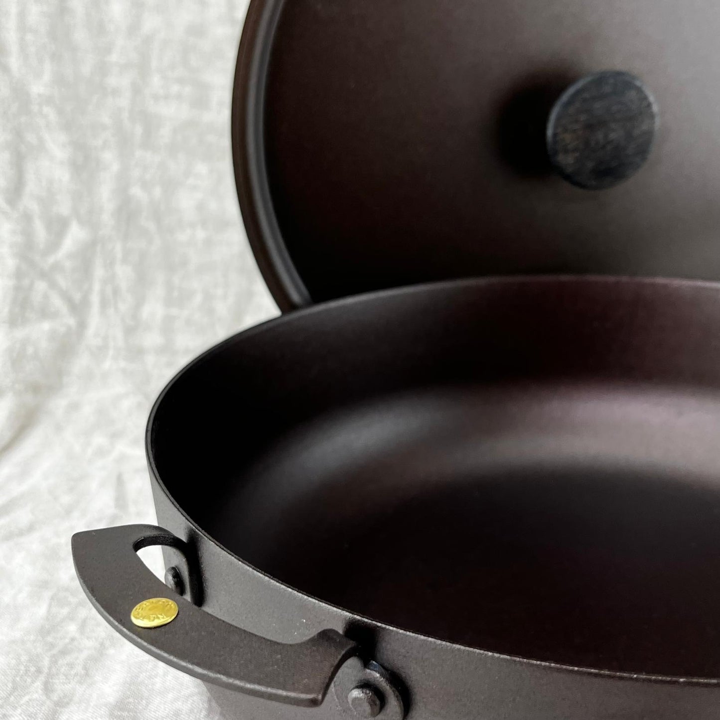 NFS-471FH Netherton Foundry 11" sauteuse pan with lid