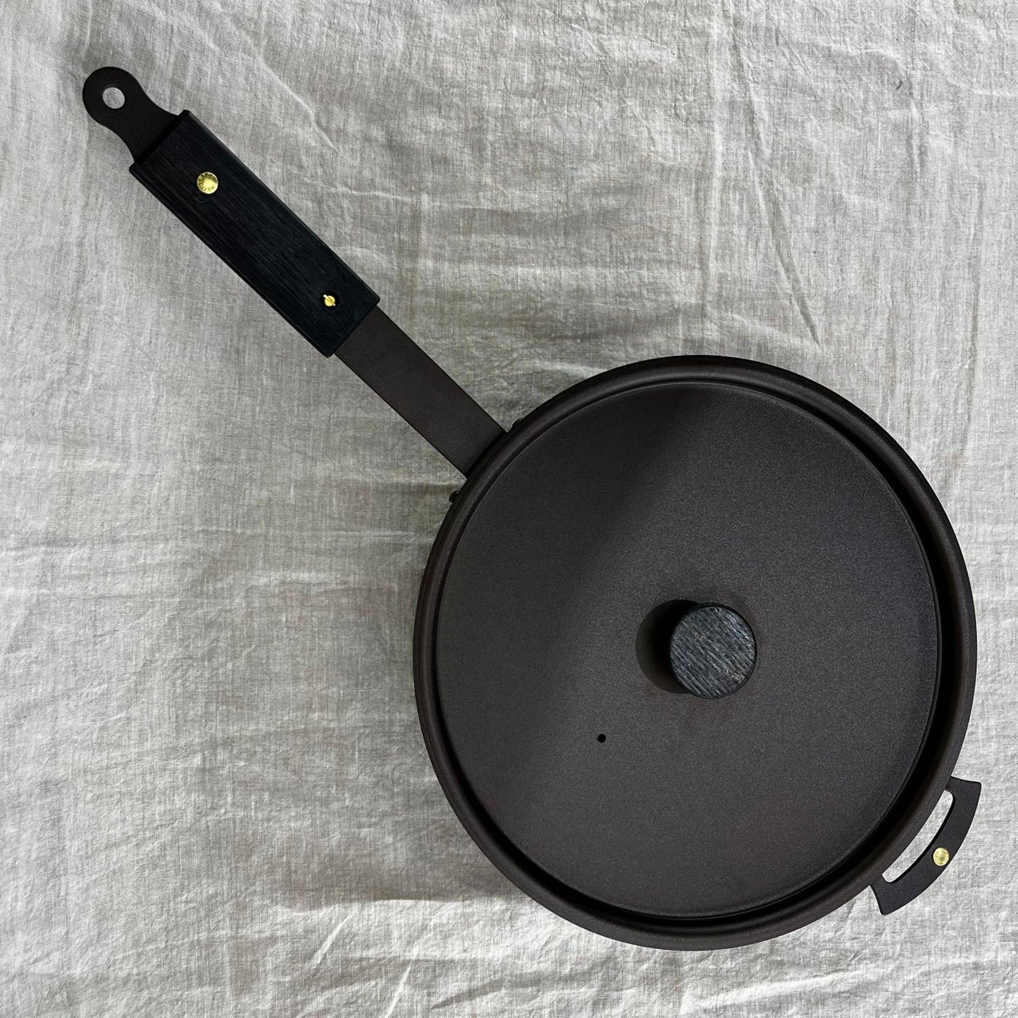 NFS-471FH Netherton Foundry 11" sauteuse pan with lid