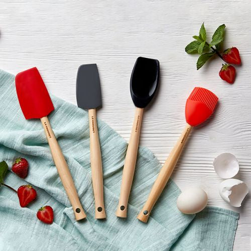 Le Creuset Medium Spatula - Cerise