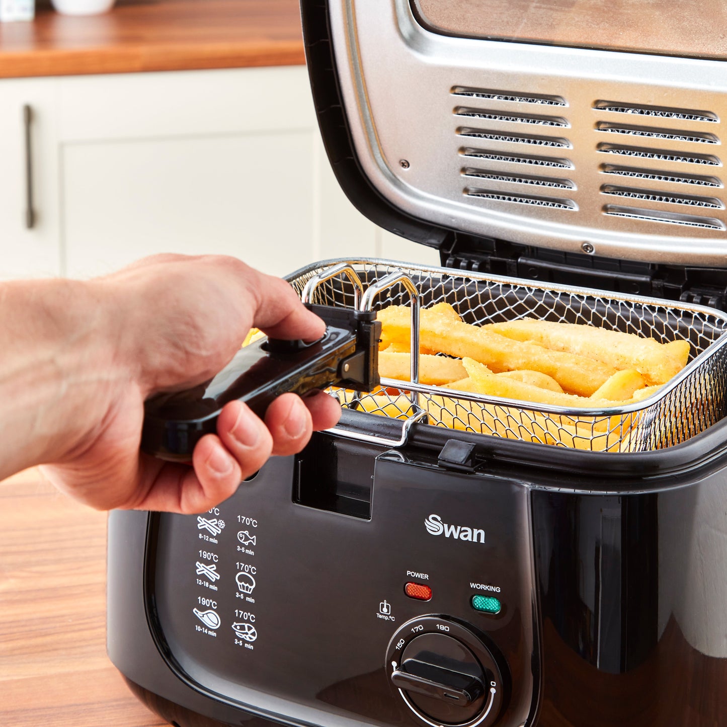 5055322517649 SWAN 2.5L Square Black Fryer SD6080BLKN Brambles Cookshop 4