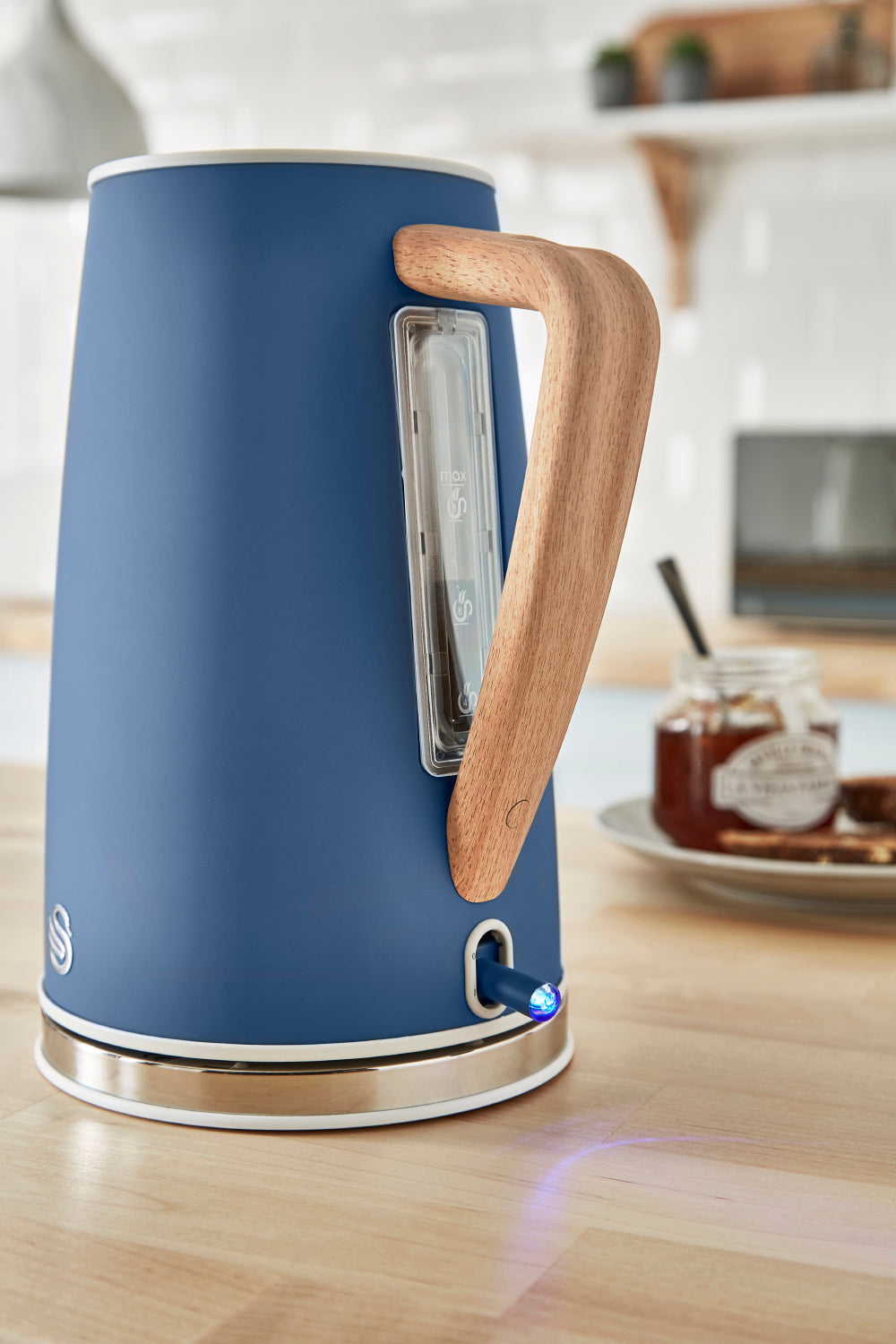 5055322543884 SWAN Swan 1.7L Nordic Style Cordless Kettle SK14610BLUN Brambles Cookshop 5