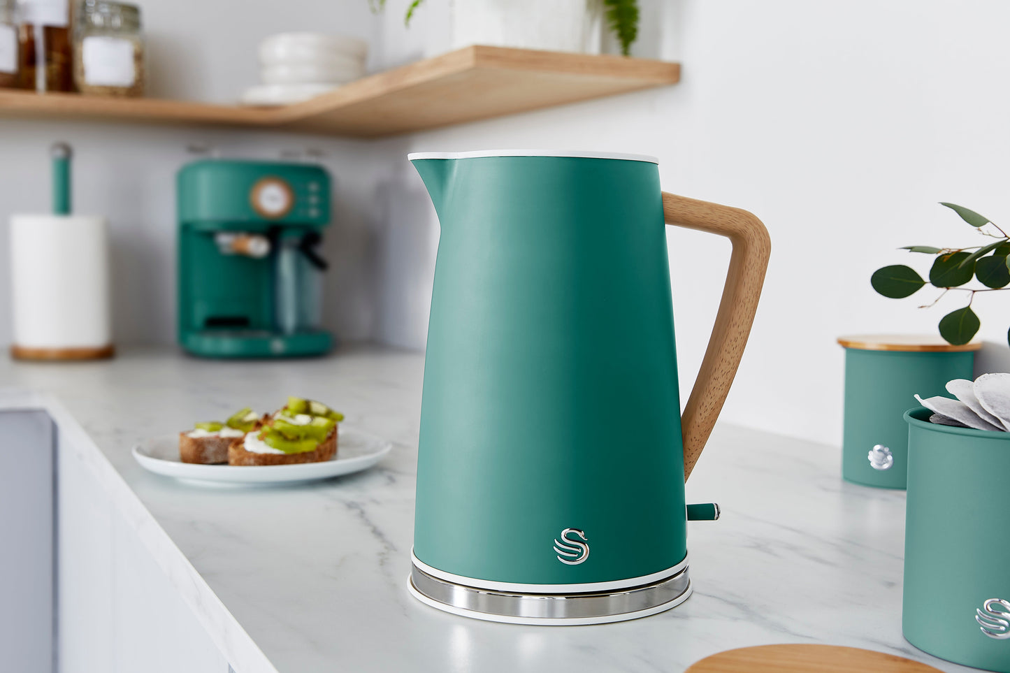 5055322539078 SWAN Swan 1.7L Nordic Style Cordless Kettle SK14610GREN Brambles Cookshop 2