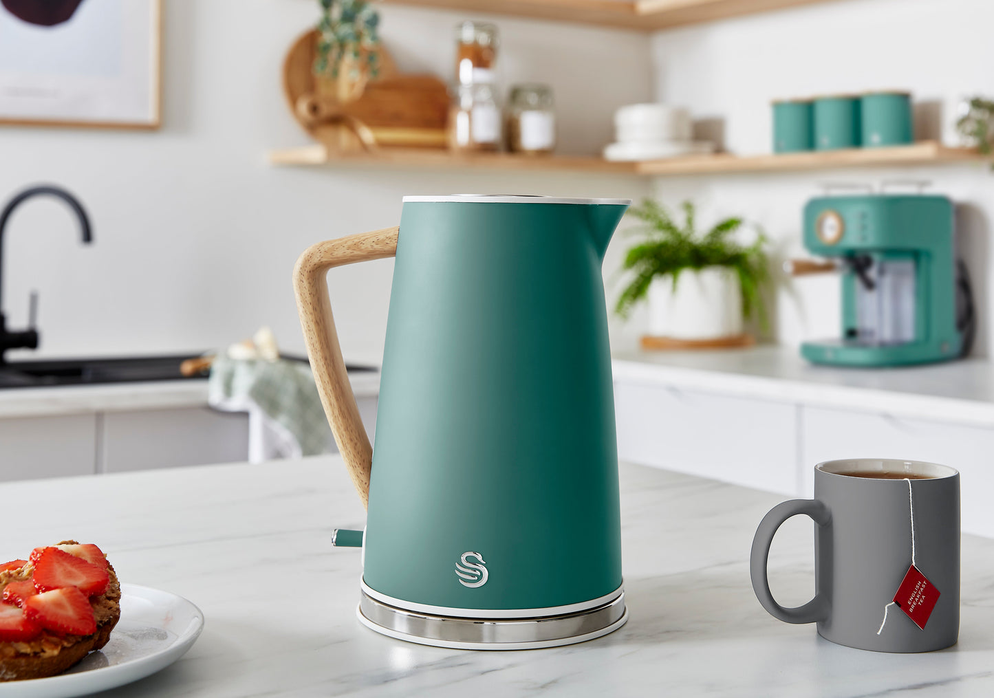 5055322539078 SWAN Swan 1.7L Nordic Style Cordless Kettle SK14610GREN Brambles Cookshop 3