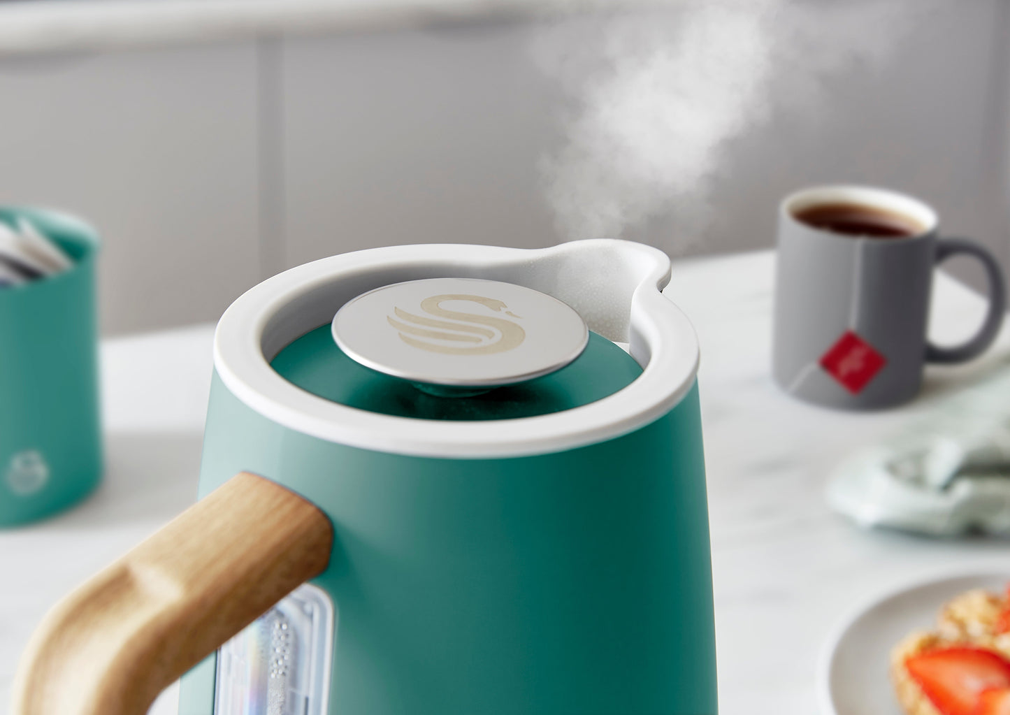 5055322539078 SWAN Swan 1.7L Nordic Style Cordless Kettle SK14610GREN Brambles Cookshop 4