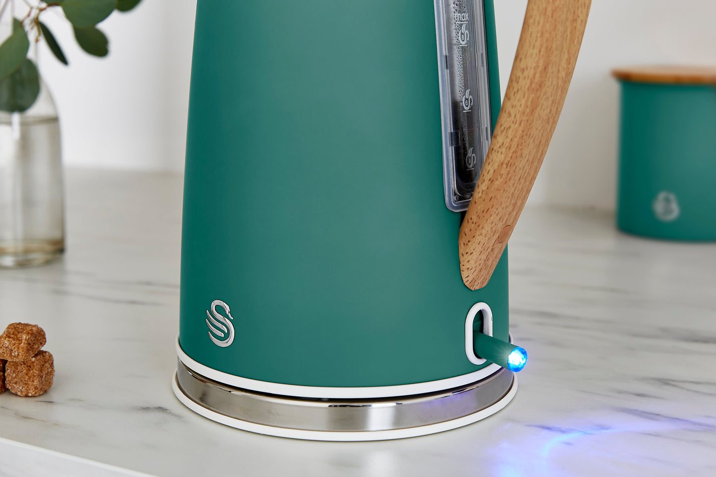 5055322539078 SWAN Swan 1.7L Nordic Style Cordless Kettle SK14610GREN Brambles Cookshop 5