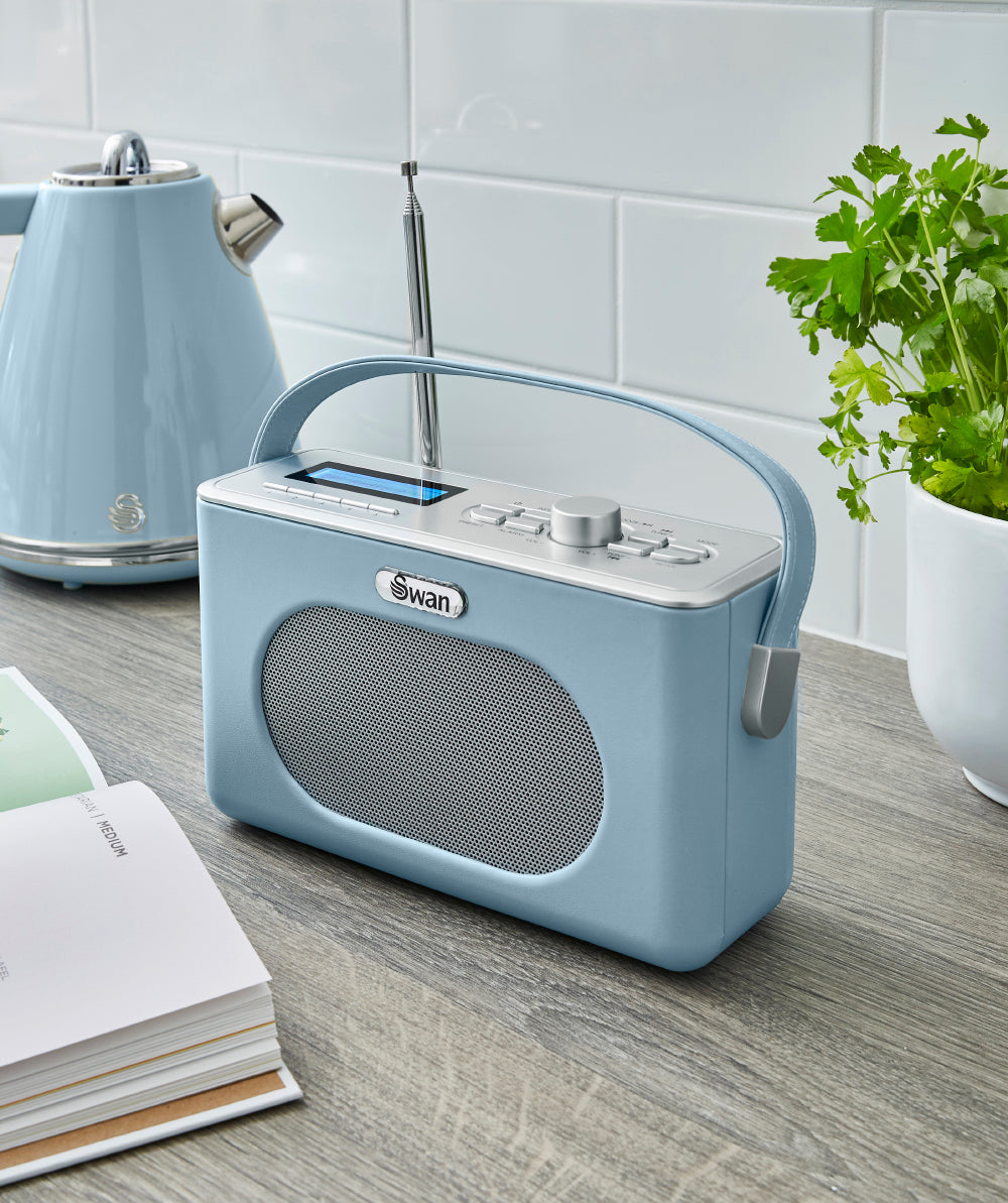 5055322544188 SWAN Swan Retro Dab Radio SRA43010BLN Brambles Cookshop 6