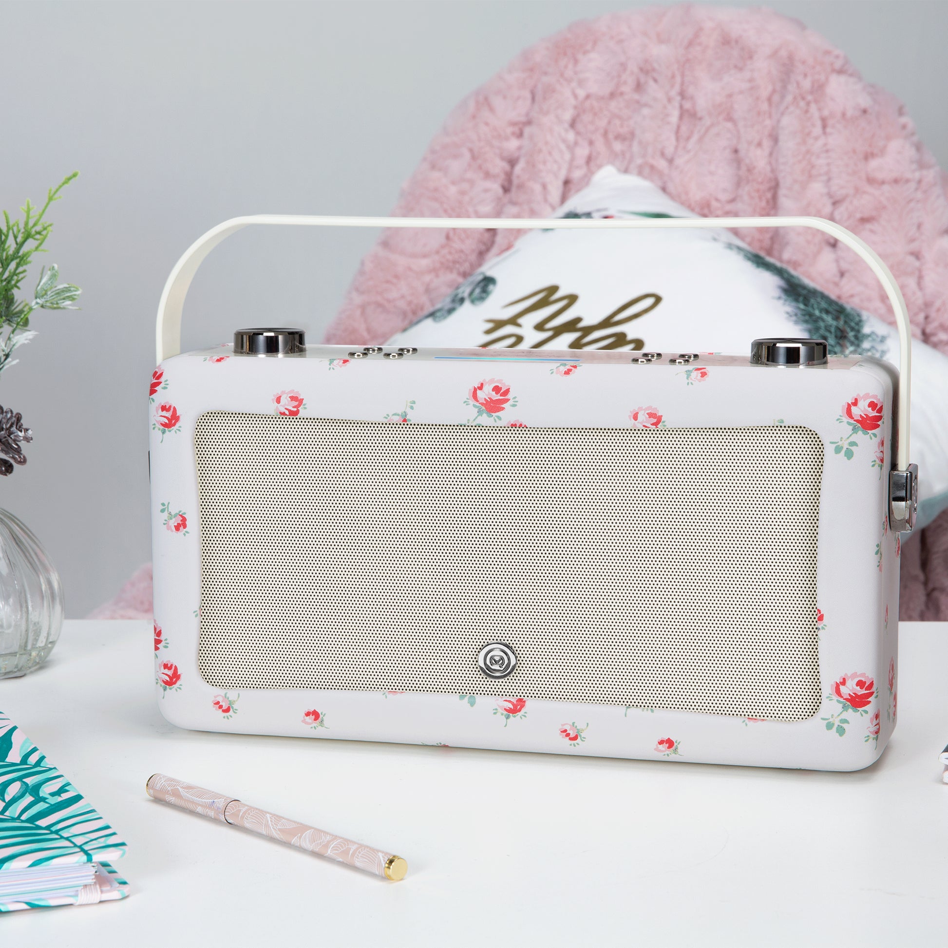 5060470536473 VQ Hepburn Voice Speaker Cath Kidston Scattered Rose VQHEPACKSR Brambles Cookshop 2