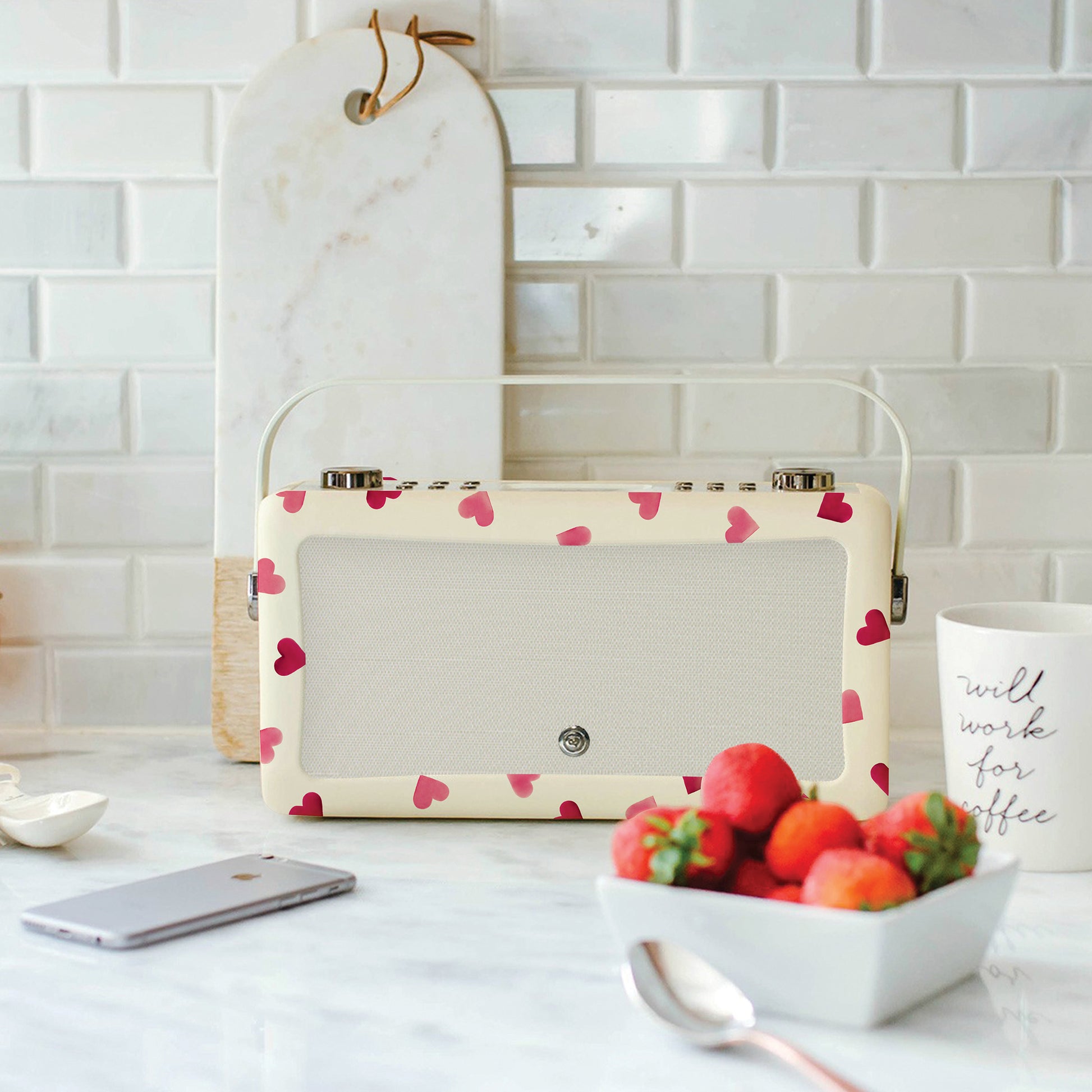 5060706034742 VQ Hepburn Voice Speaker Emma Bridgewater Pink Hearts VQHEPAEBPH Brambles Cookshop 3