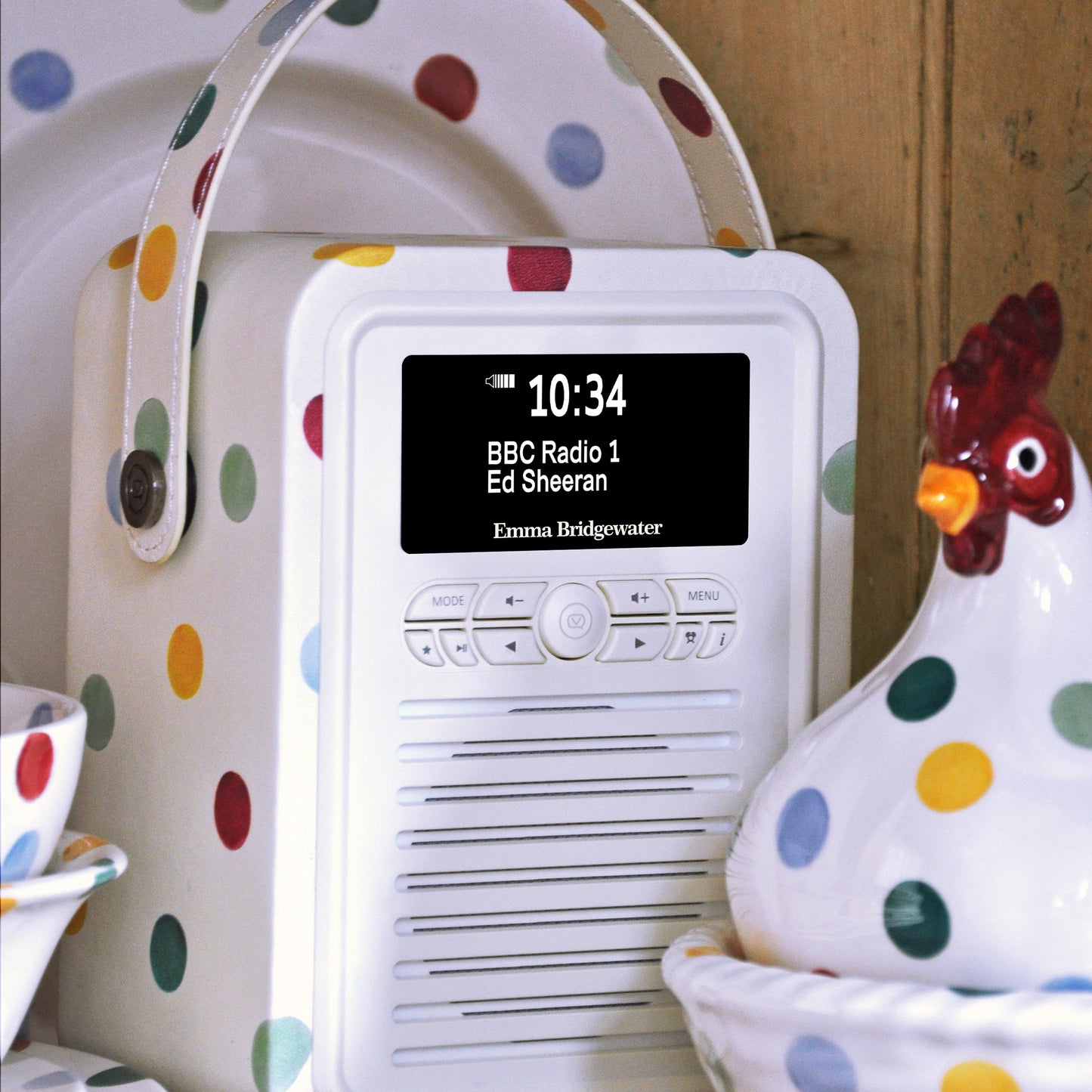 5060169713369 VQ Retro Mini DAB Radio Emma Bridgewater Polka Dot VQMINIEBPD Brambles Cookshop 2