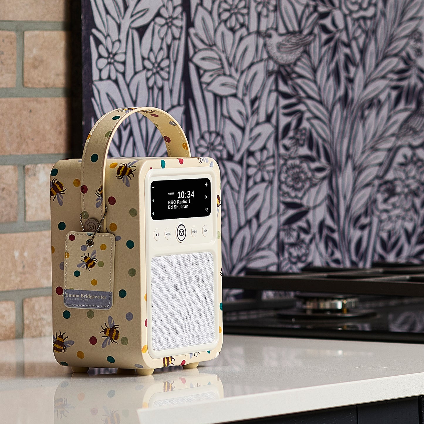 5051876283481 VQ VQ Monty DAB Radio Emma Bridgewater Polka Bee VQMONTYEBPDB Brambles Cookshop 2