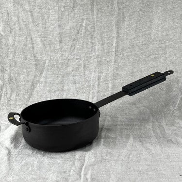 NFS-499FHDB Netherton Foundry 7" ebonised sauteuse pan with lid