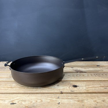 NFS-469FH Netherton Foundry 11" oven safe sauteuse with front handle