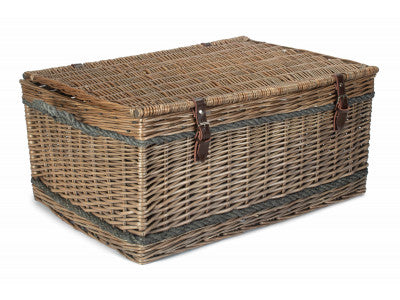 28" Antique Wash Rope Handled Trunk