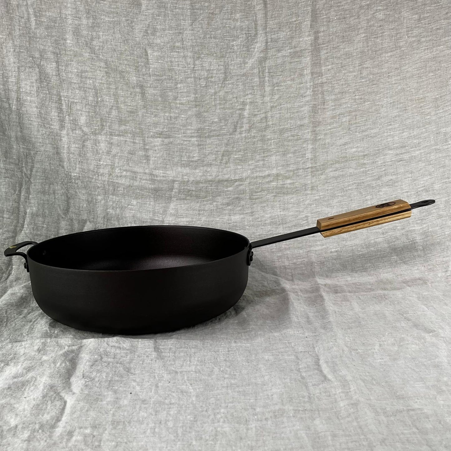 NFS-463FH Netherton Foundry 11" sauteuse pan