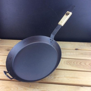 Netherton Foundry 14" (36cm) spun iron frying pan with font handle 5413346248640 NFS-165FH