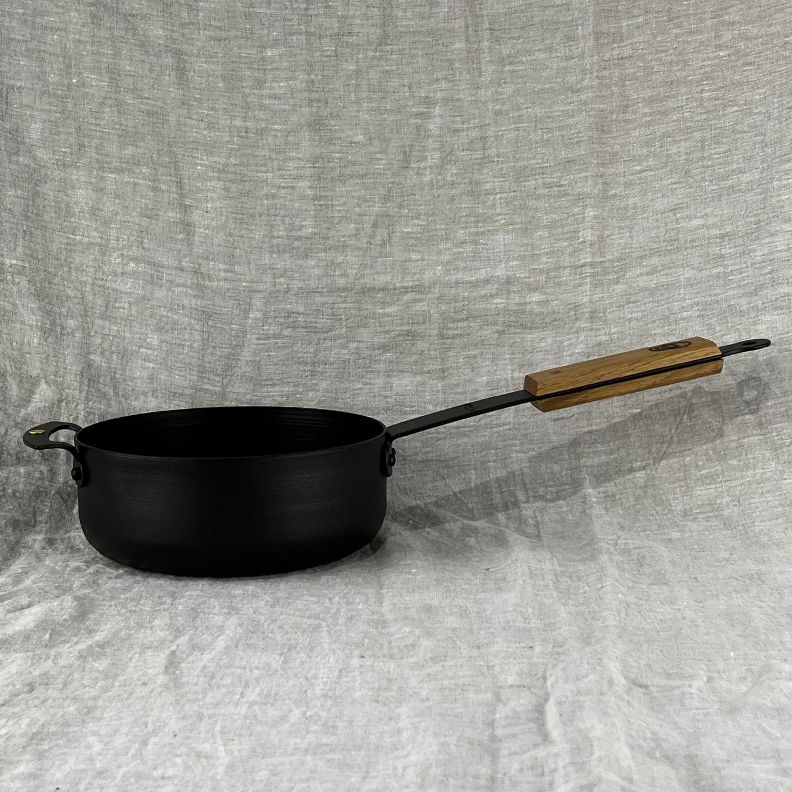 NFS-498FH Netherton Foundry 7" sauteuse pan