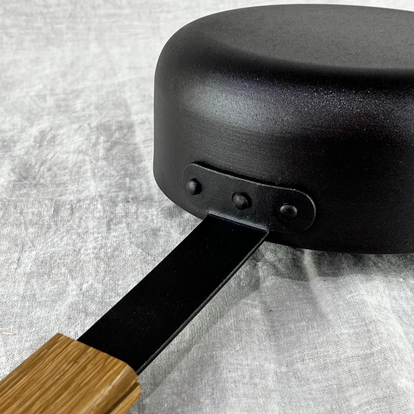 NFS-498FH Netherton Foundry 7" sauteuse pan