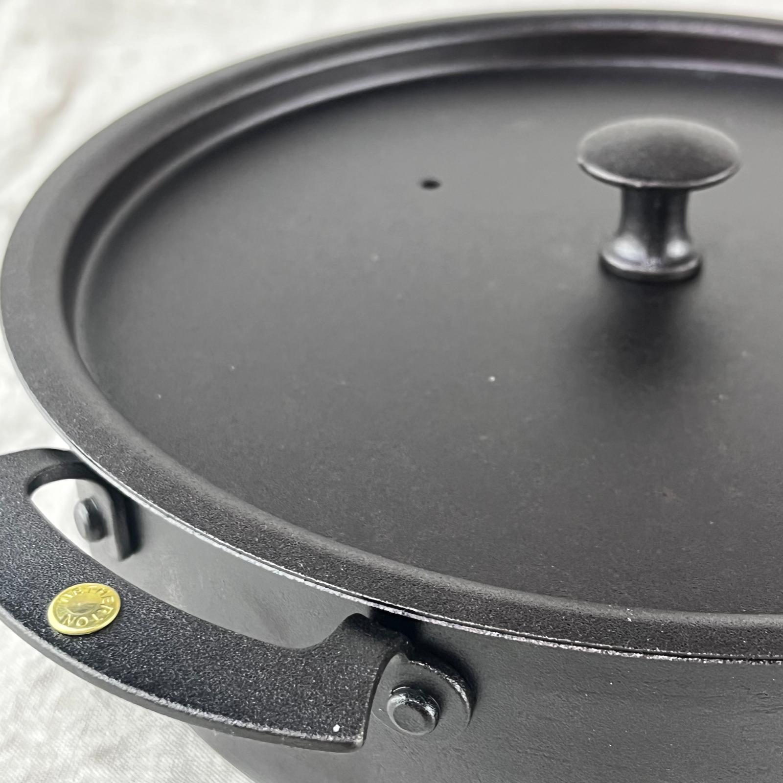 NFS-491FH Netherton Foundry 9" oven safe  sauteuse pan with lid