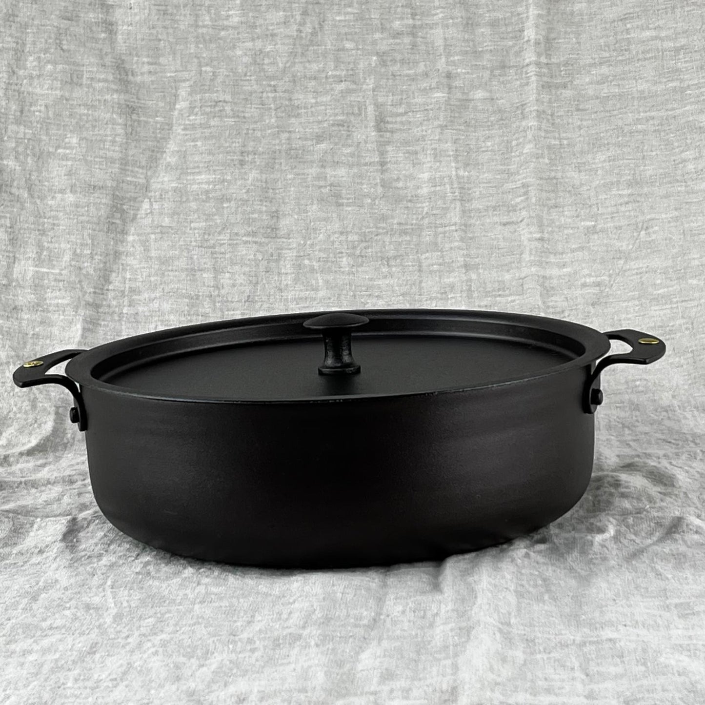 NFS-489 Netherton Foundry 9" sauteuse prosector casserole