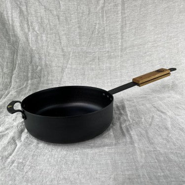 NFS-484FH Netherton Foundry 9" sauteuse pan