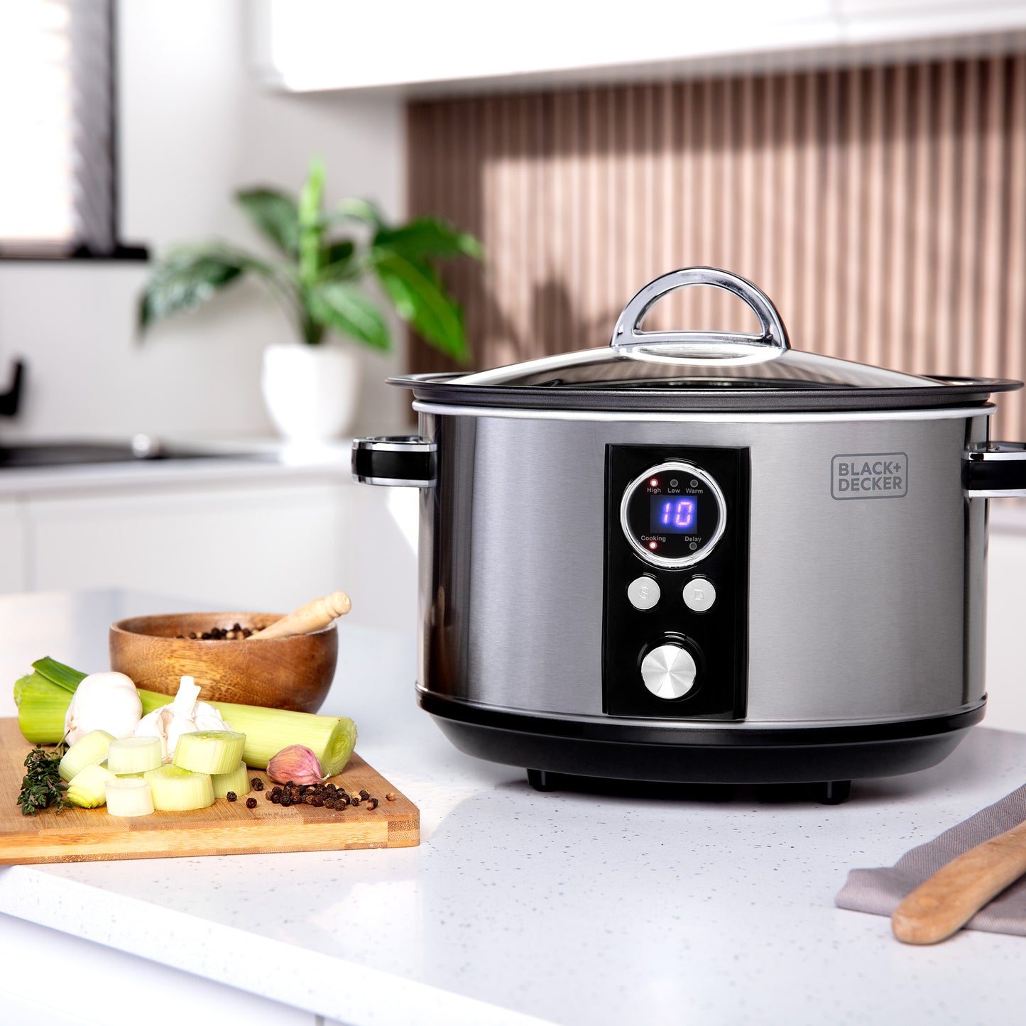 5056462310138 Black & Decker 3.5L S/S Digital Slow Cooker BXSC16044GB Brambles Cookshop 11