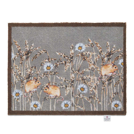 5026134610460 PT610460 Hug Rug Country Field Mice 1 65x85cm