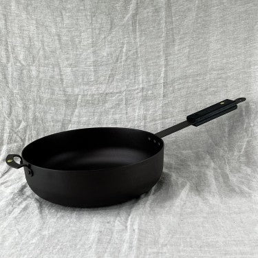 NFS-463FHDB Netherton Foundry 11" ebonised sauteuse pan