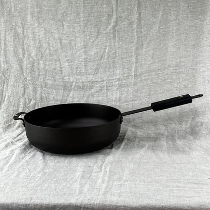 NFS-471FHDB Netherton Foundry 11" ebonised sauteuse pan with lid