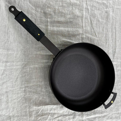 NFS-471FHDB Netherton Foundry 11" ebonised sauteuse pan with lid