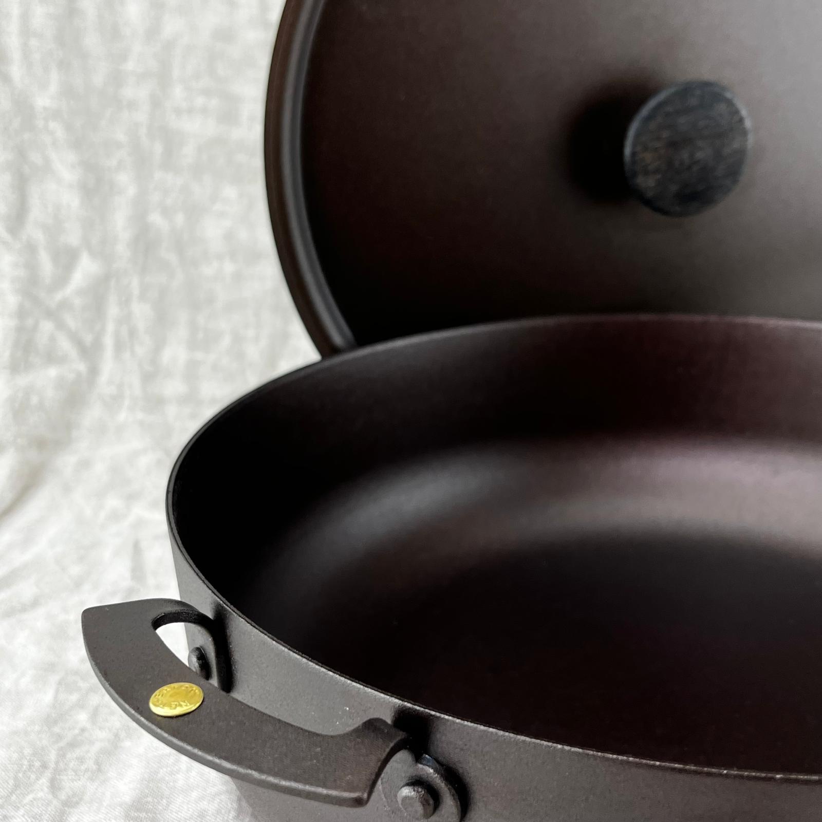 NFS-471FH Netherton Foundry 11" sauteuse pan with lid