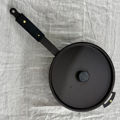 NFS-471FH Netherton Foundry 11" sauteuse pan with lid