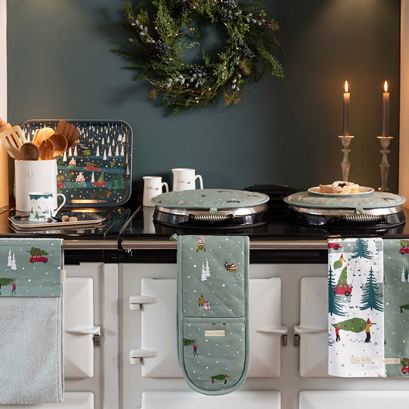 Sophie Allport Home for Christmas Circular Hob Cover