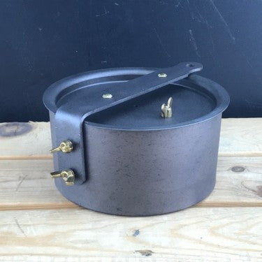 Netherton Foundry 6" (15cm) Spun Iron Oven Safe Glamping Pot with lid 5413346283276 NFS-240