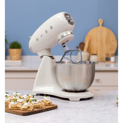 Stand Mixer in Cream