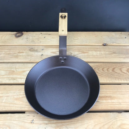 Netherton Foundry 10" heavy duty steak skillet spun iron (26cm) 3mm / 1/8th inch thick 5413346248848 NFS-302 2