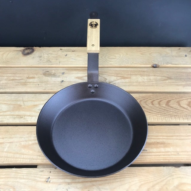 Netherton Foundry 12" heavy duty spun iron steak skillet (3mm / 1/8th inch thick) 5413346248893 NFS-305 2