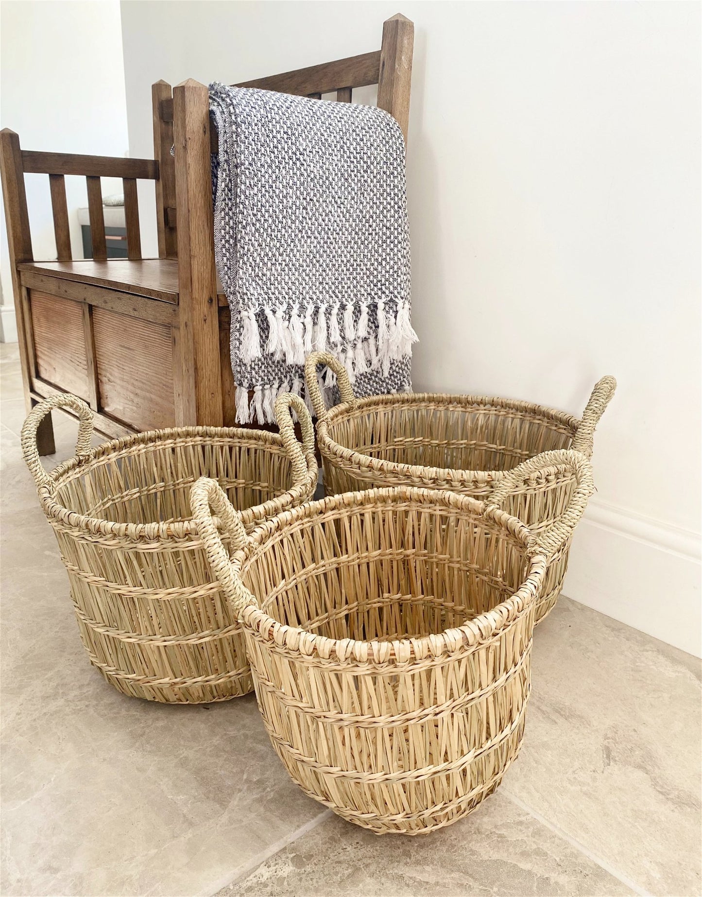 5024418370901 Geko Set of Three Dried Seagrass Baskets brambles cookshop 29