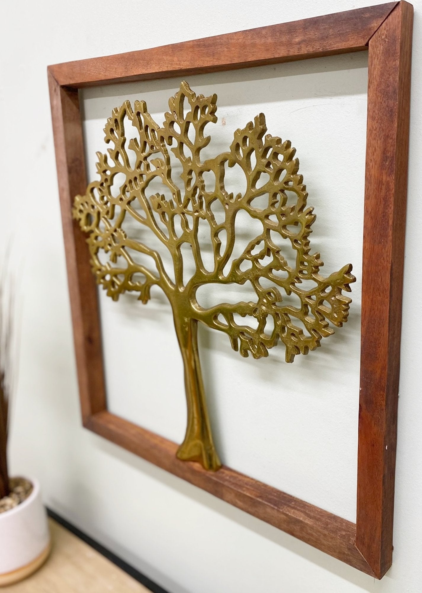 5024418327486 Geko Gold Tree Of Life In Wooden Frame brambles cookshop 585