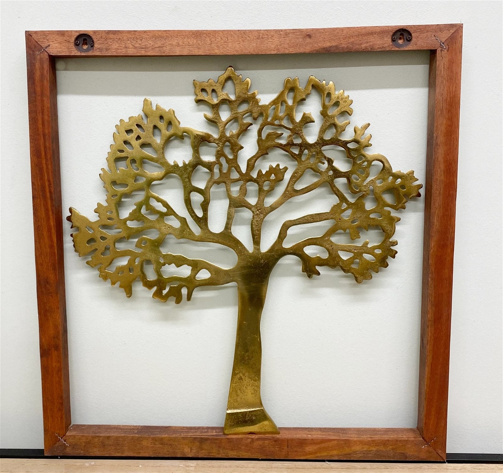 5024418327486 Geko Gold Tree Of Life In Wooden Frame brambles cookshop 586