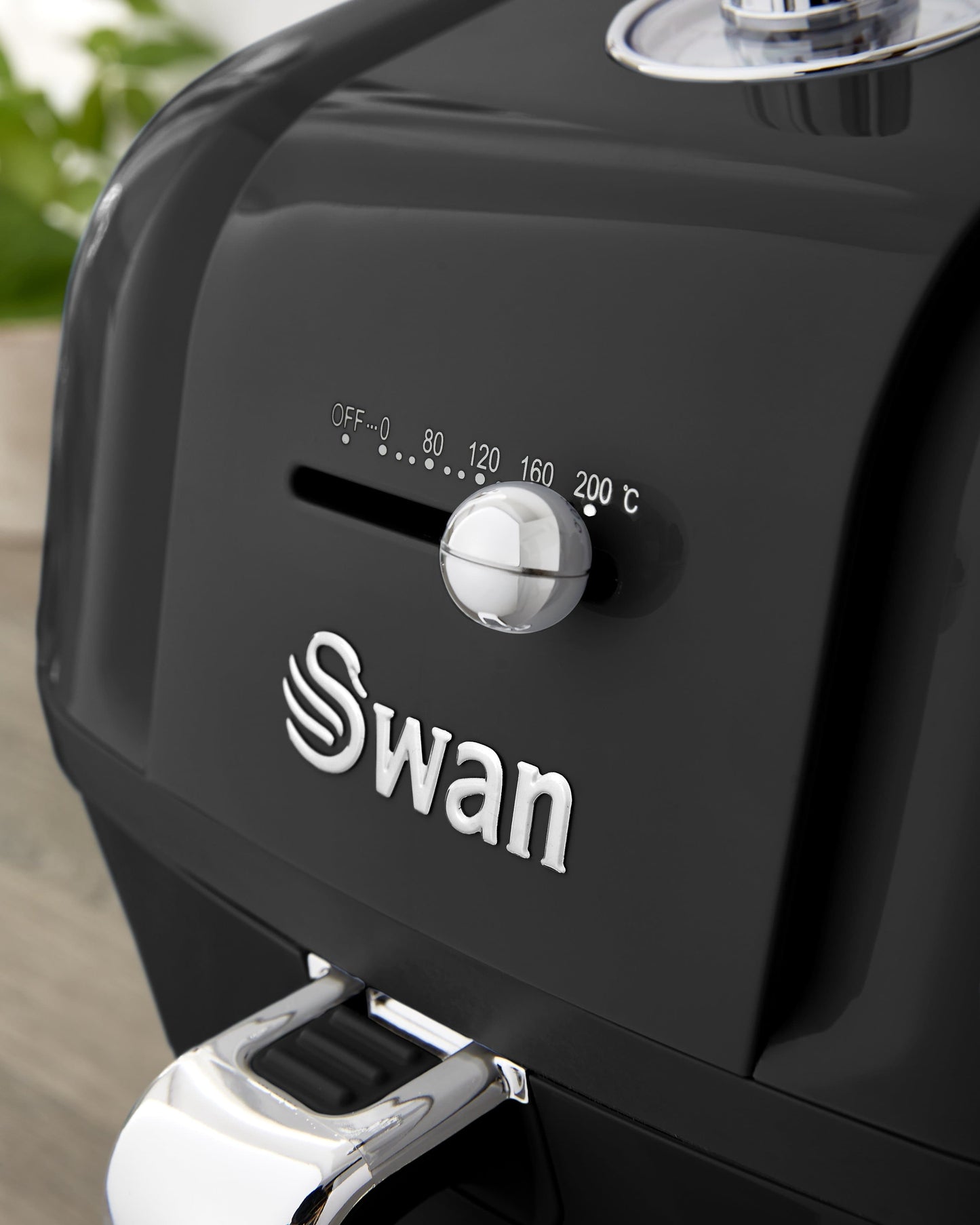 5055322539535 SWAN Swan Retro Manual Air Fryer - Black SD10510BN Brambles Cookshop 6