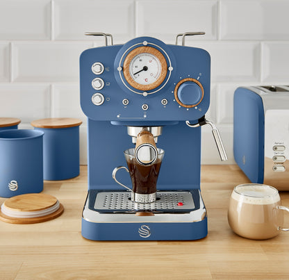 5055322543907 SWAN Nordic Espresso Coffee Machine - Blue SK22110BLUN Brambles Cookshop 8