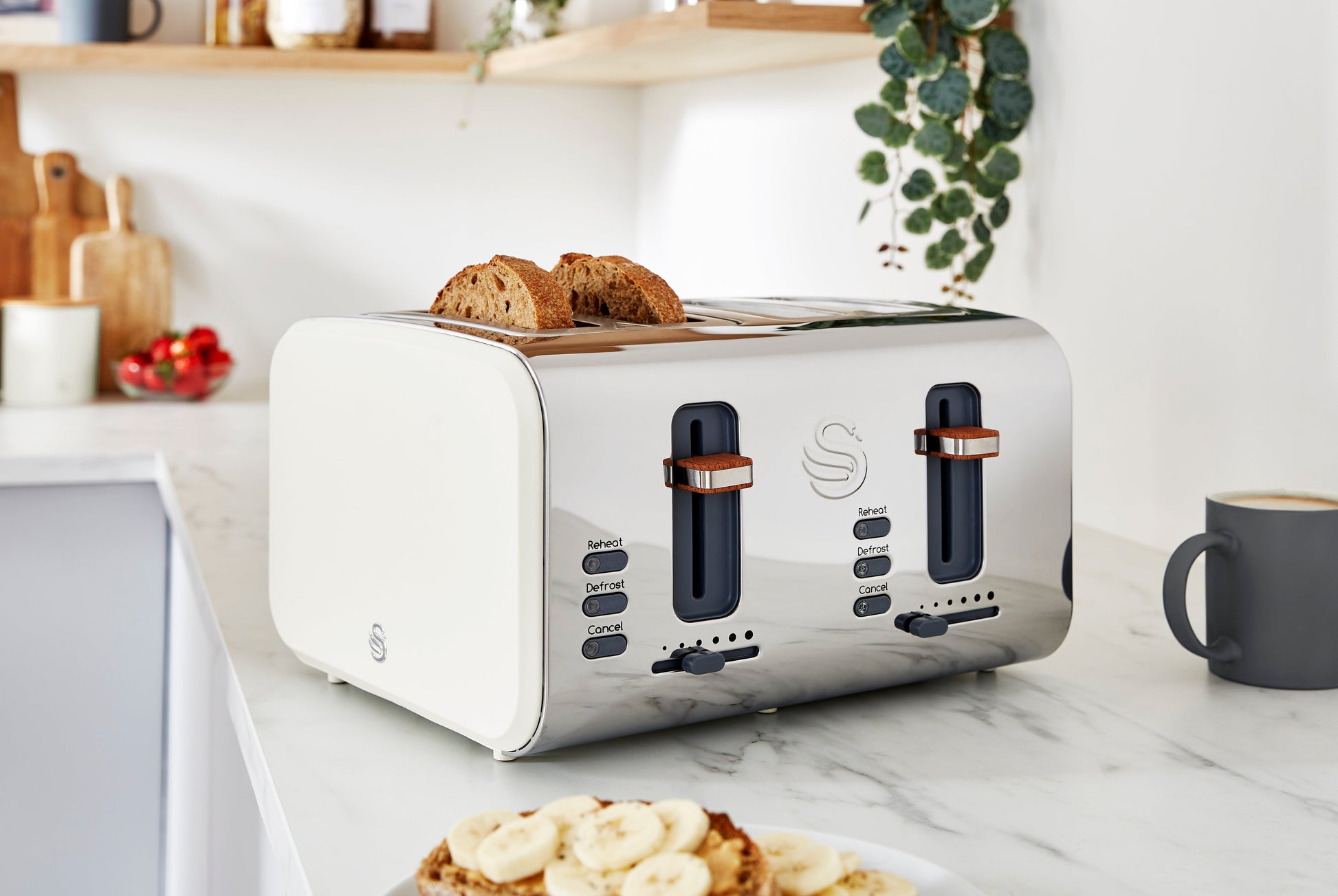 5055322531584 SWAN 4 Slice Nordic Style Toaster - White ST14620WHTN Brambles Cookshop 2