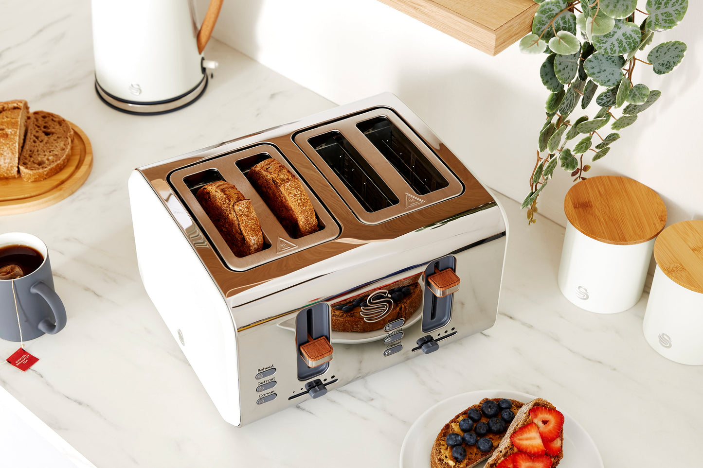 5055322531584 SWAN 4 Slice Nordic Style Toaster - White ST14620WHTN Brambles Cookshop 4