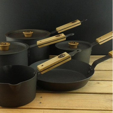 Netherton Foundry Milk pan,6", 7" and 8" saucepans, plus 10" frying pan 5413346320889 NFS-139