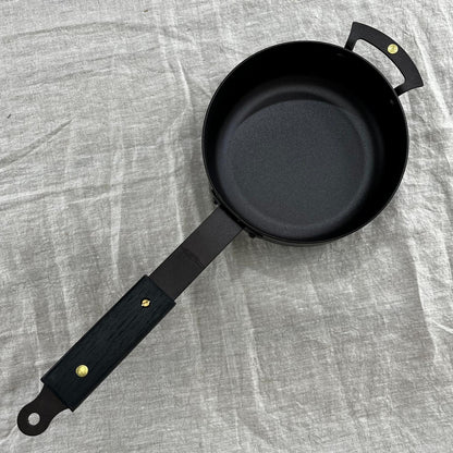 NFS-499FHDB Netherton Foundry 7" ebonised sauteuse pan with lid