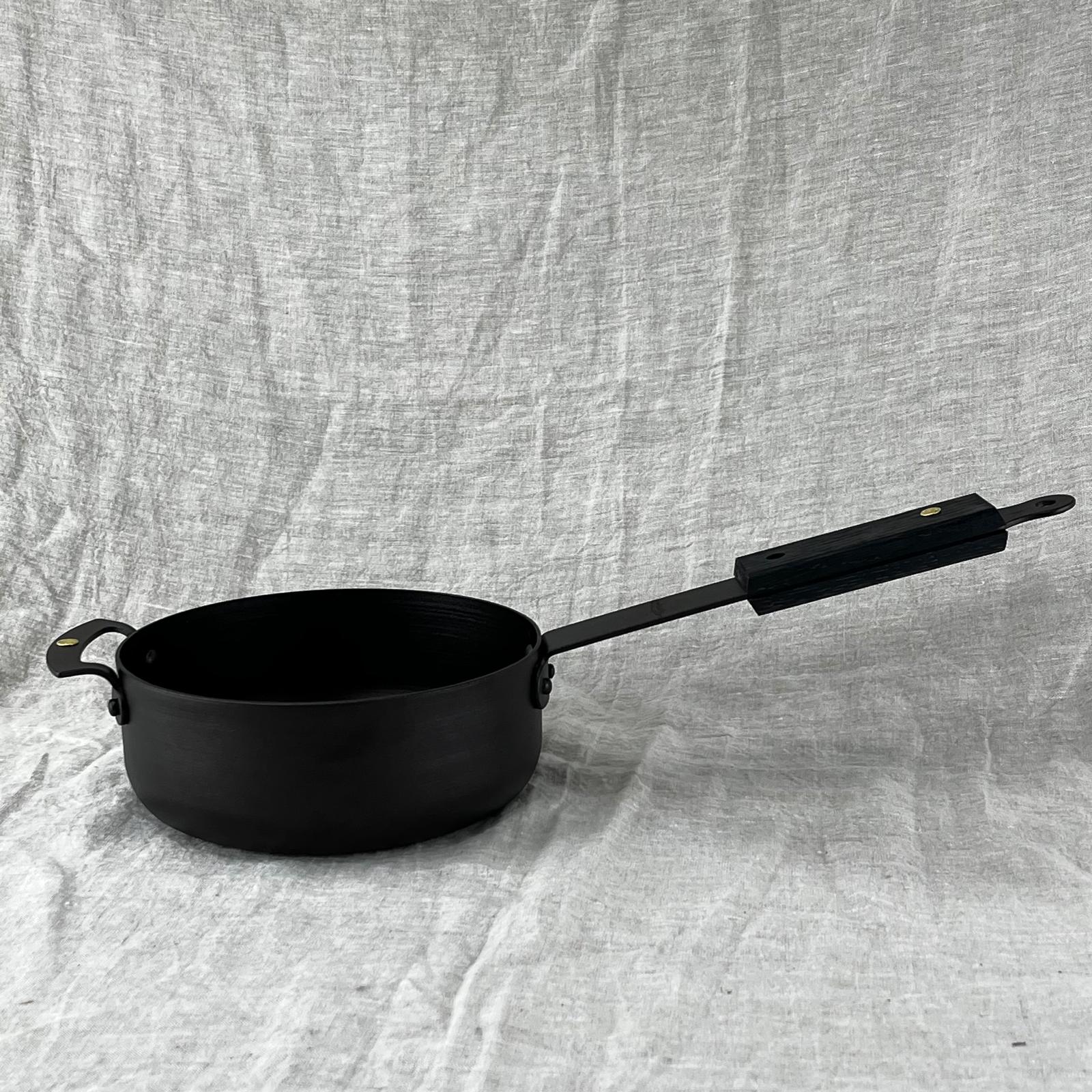 NFS-498FHDB Netherton Foundry 7" ebonised sauteuse pan