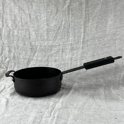 NFS-498FHDB Netherton Foundry 7" ebonised sauteuse pan